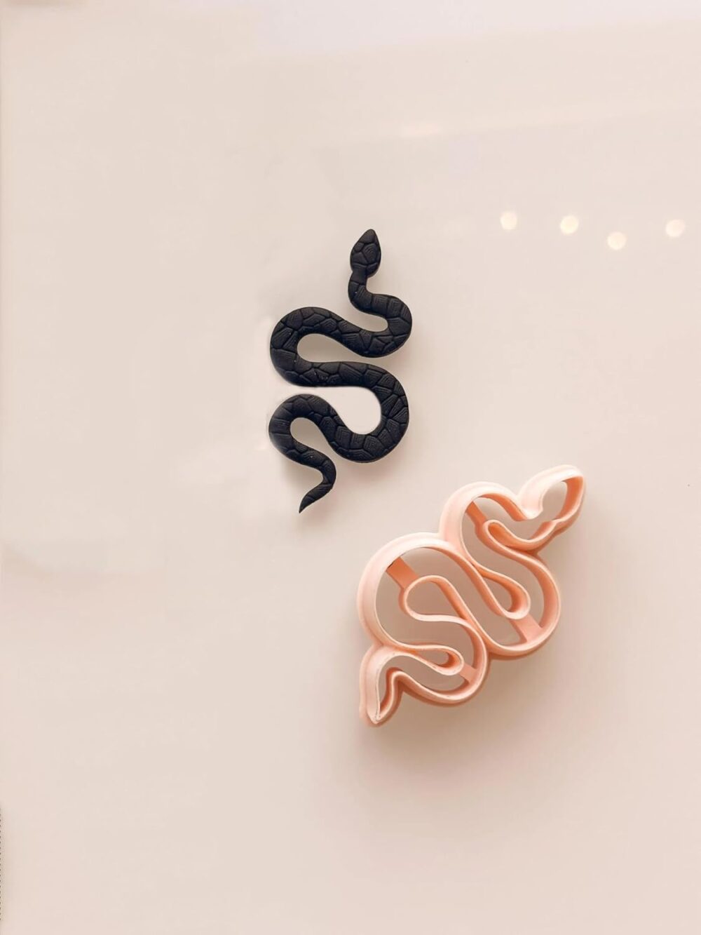 Snake Design Bookmark Cutters and Cookie Cutter, Size 6.5Cm, Color May Vary