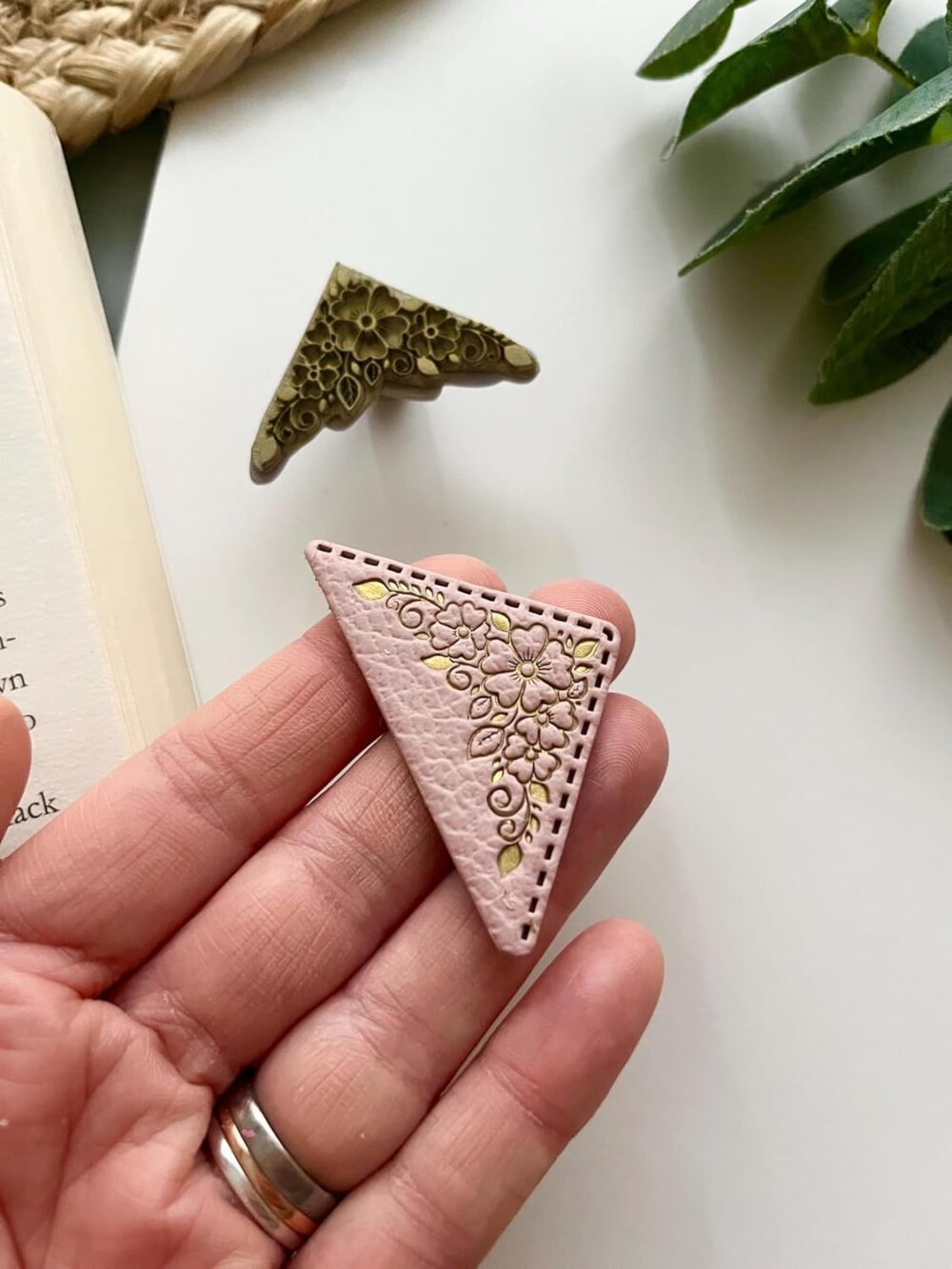 71XakgEBSiL._SL1500_ Polymer Clay Cutter, Corner Bookmark Polymer Clay Embossed Cutter Set, 12 Pieces, Easy to Use, All Season