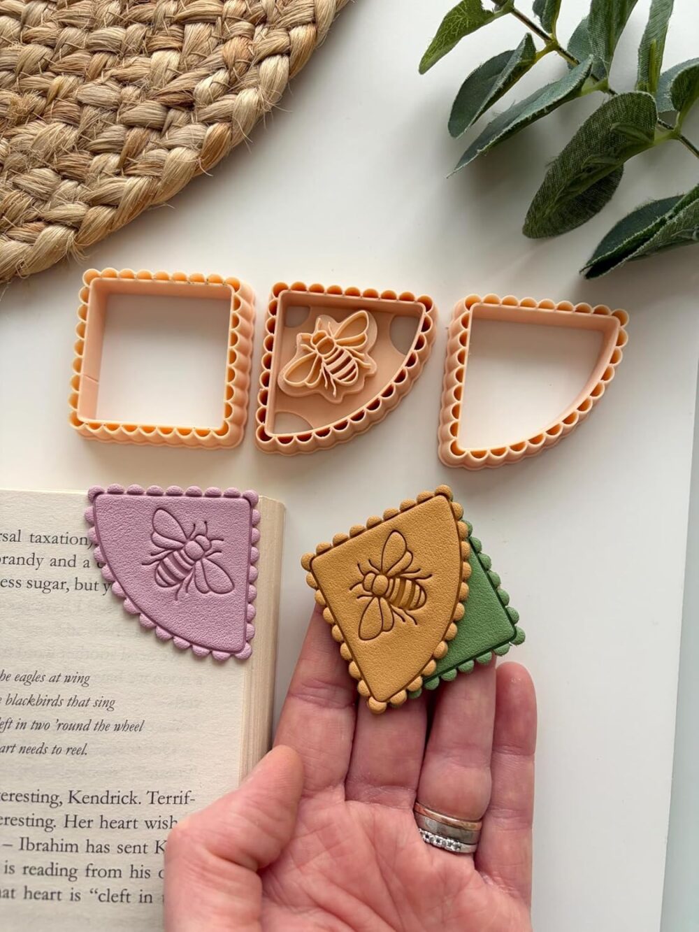 Lace Bee Corner Bookmark Polymer Clay Embossed Cutters, 3 Pieces, Standard Size 4cm, Multicolor