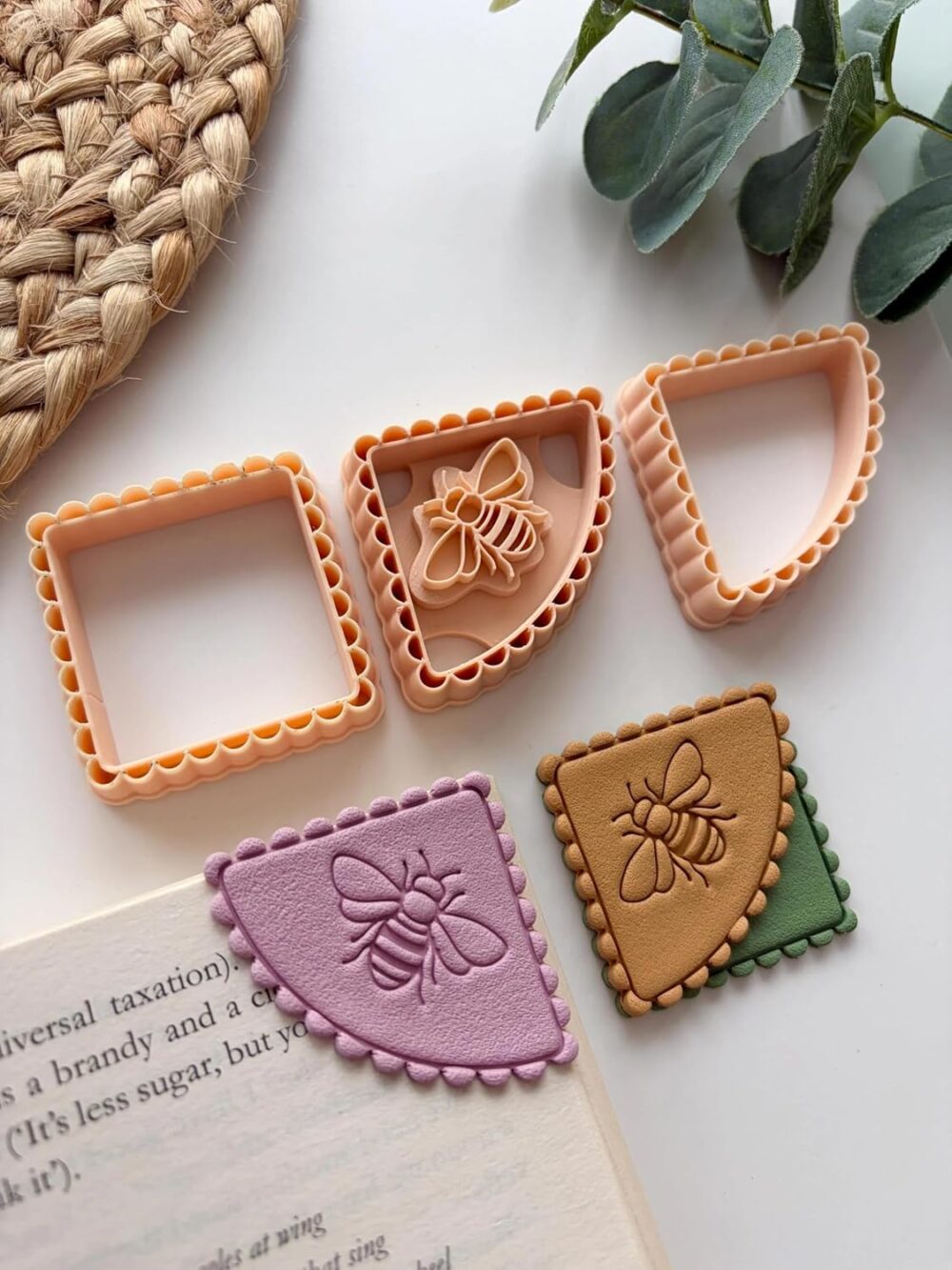 Lace Bee Corner Bookmark Polymer Clay Embossed Cutters, 3 Pieces, Standard Size 4cm, Multicolor