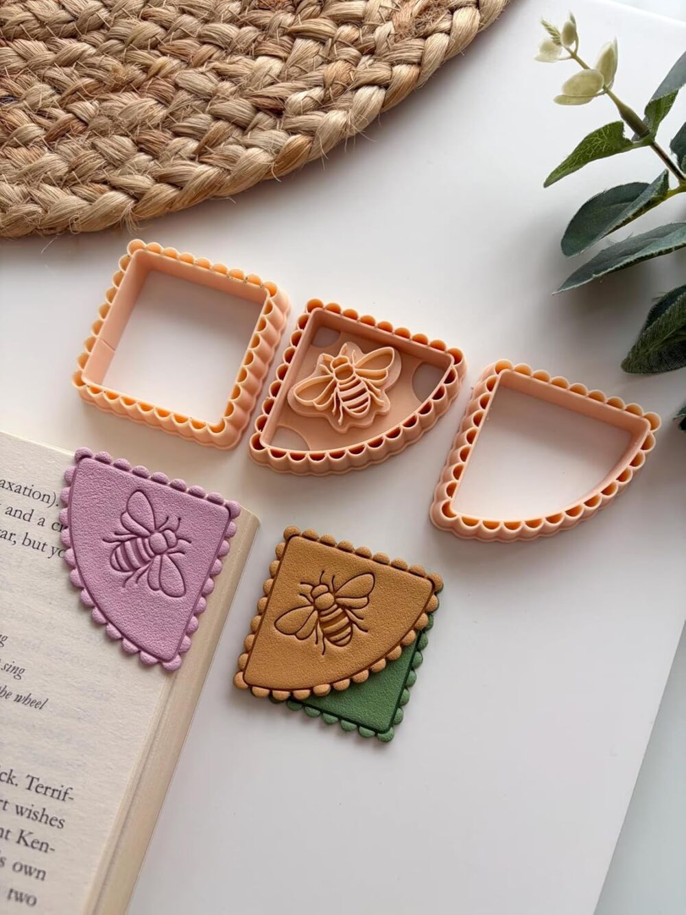 Lace Bee Corner Bookmark Polymer Clay Embossed Cutters, 3 Pieces, Standard Size 4cm, Multicolor