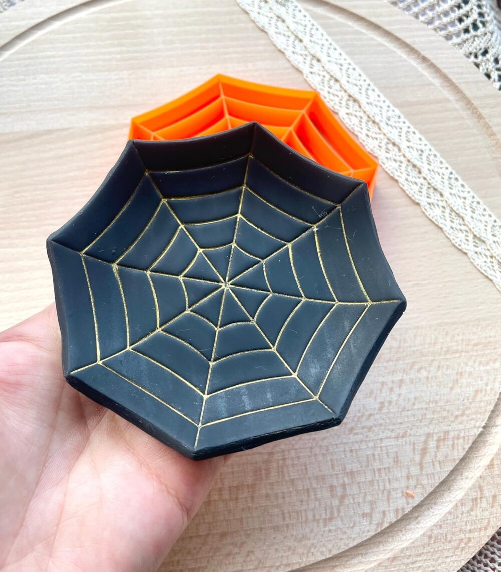 81kqAPe3aHL._SL1500_ Polymer Clay Trinket Dish Cutter/Halloween Trinket Dish, Size 11Cm, Color May Vary