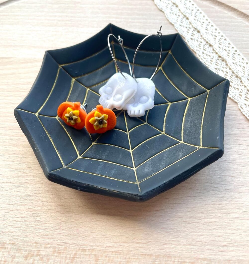 91KQpVk-BHL._SL1500_ Polymer Clay Trinket Dish Cutter/Halloween Trinket Dish, Size 11Cm, Color May Vary