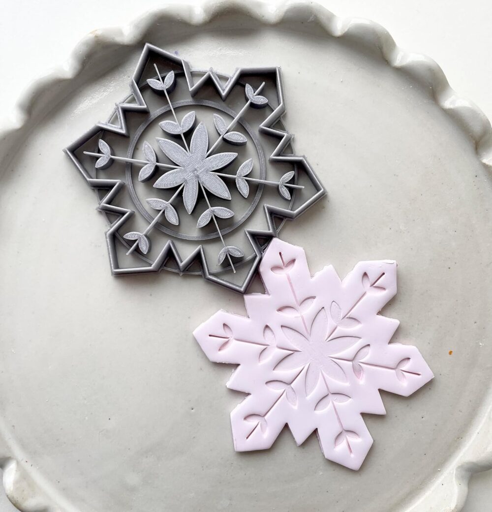 Trinket Dish Cutters, (Snowflake Large Trinket Dish)