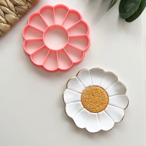 MAIN IMAGE Flower 12 Petal Trinket Dish Cutter