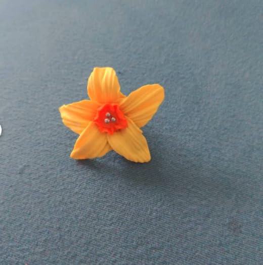 41OYMYoaP6L Petal Floral Leaf Mini Micro Polymer Clay Earring Cutter